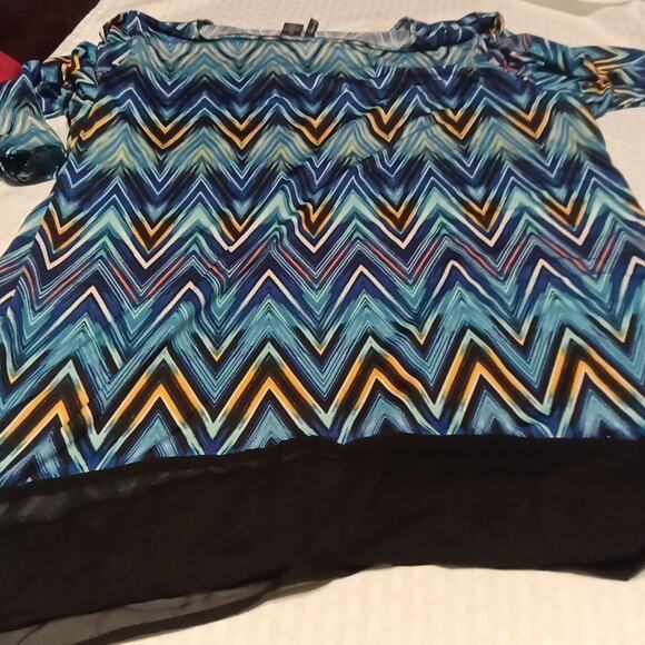 New Directions Women's 2xl Artsy Tunic Top NWT Long Sleeve Blue Black Chevron - Picture 9 of 9